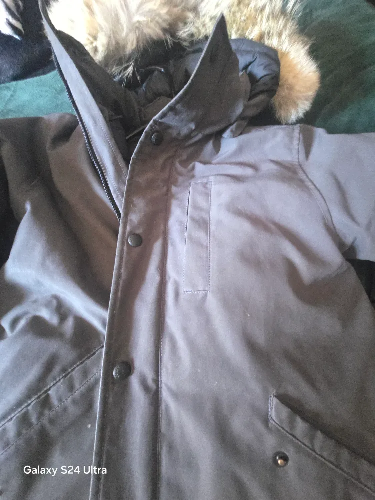 Canada Goose Parka image indicator(7)