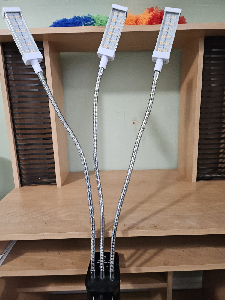 LED Grow Light with Clip - photo 2