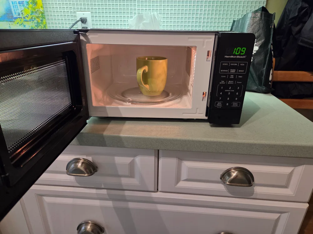 Hamilton Beach Microwave Oven thumbnail