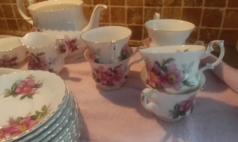 Royal Albert "Prairie Rose "Collection,  Selling all Together image indicator(2)