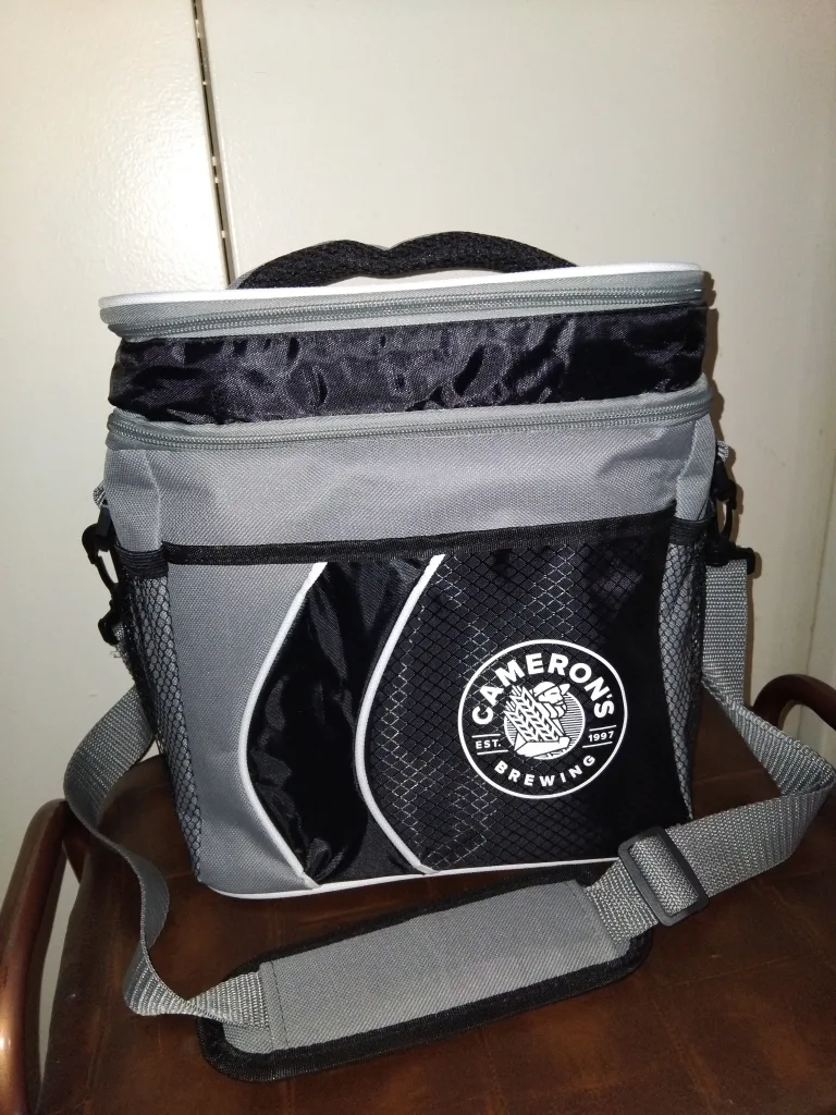 NEW Insulated lunch bag thumbnail