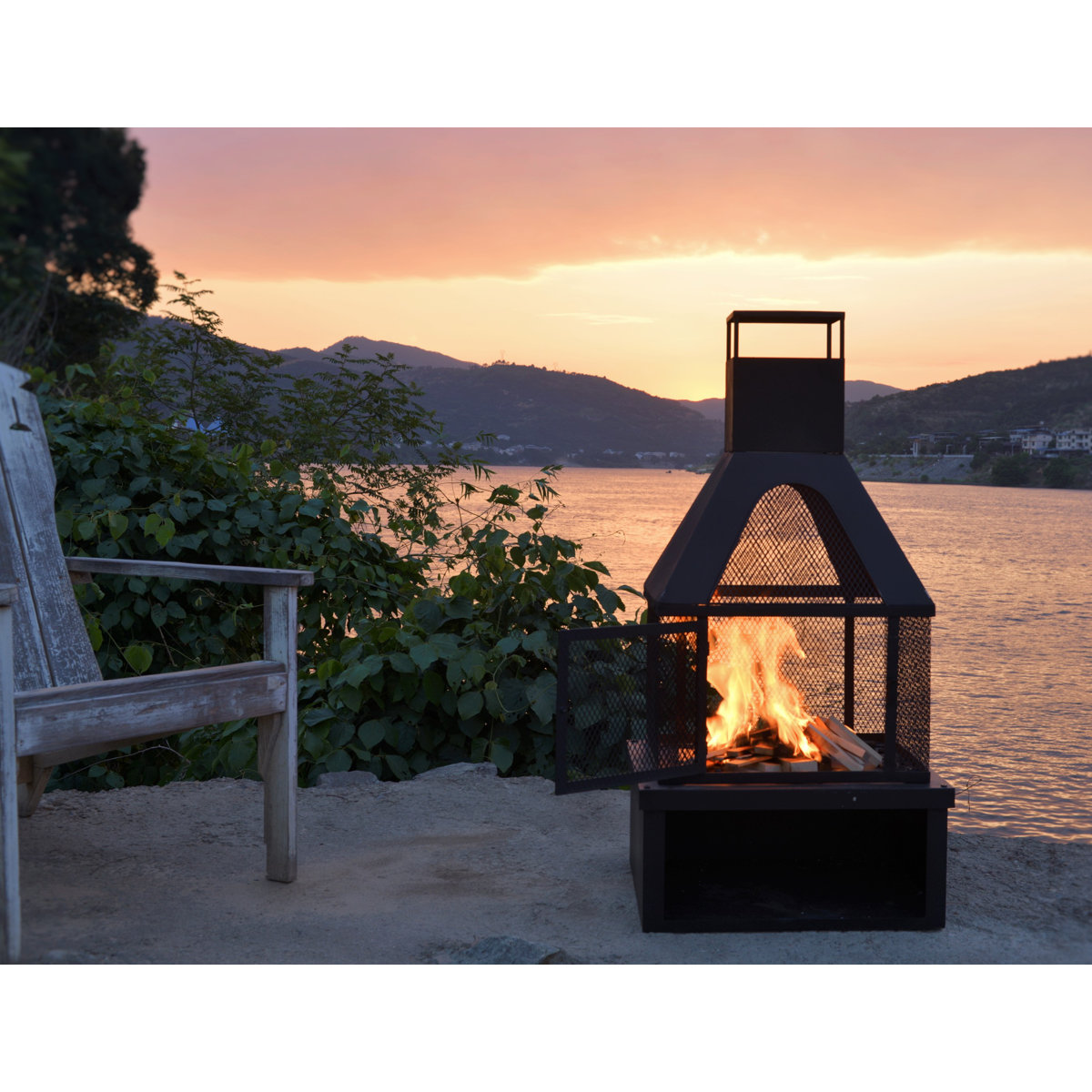 Metal Fire Pit with Spark Screen
