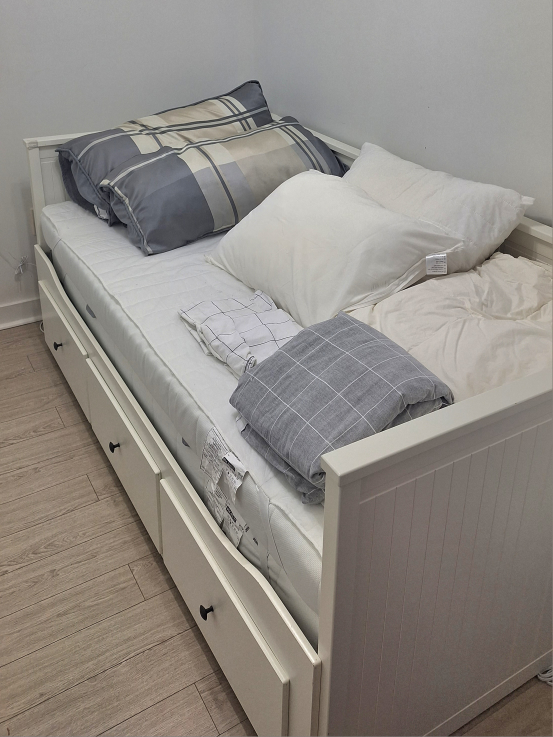 IKEA Hemnes Daybed Frame with Mattressx2 - photo 3
