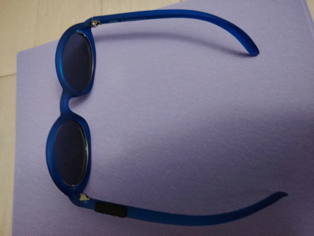 Kenzo Blue Sunglasses with Case image indicator(4)