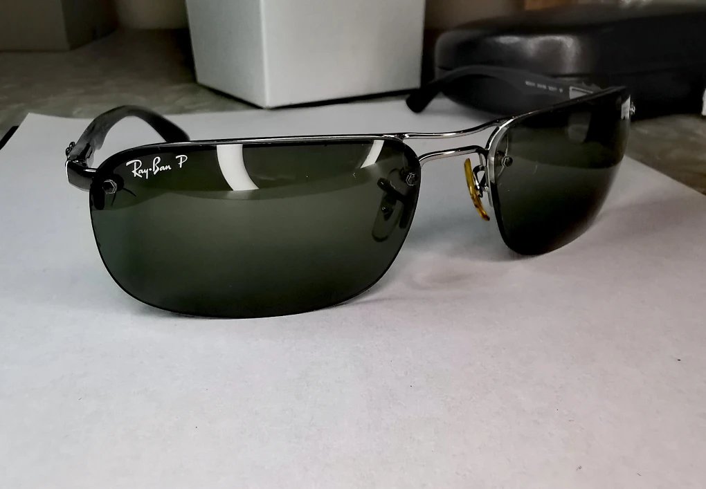 Vintage Italian Ray-Bans w official Ray Bans case - photo 3