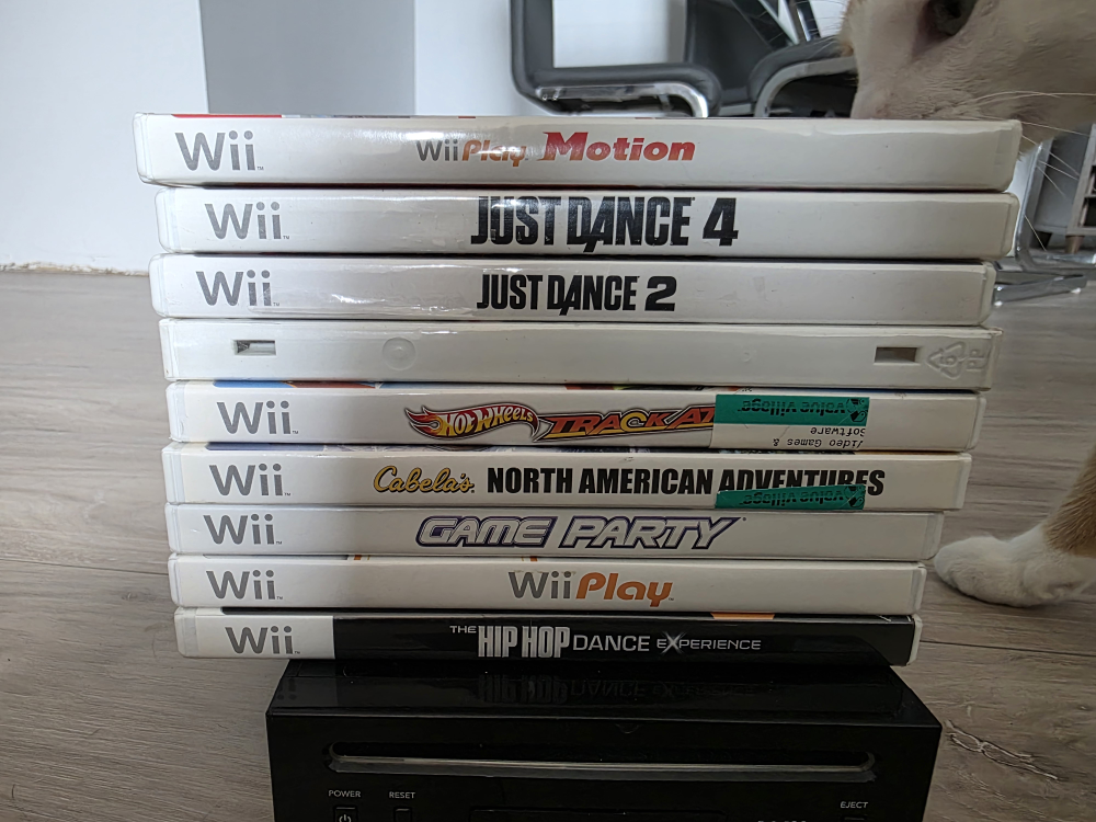Nintendo Wii Console with Games and Accessories - photo 2