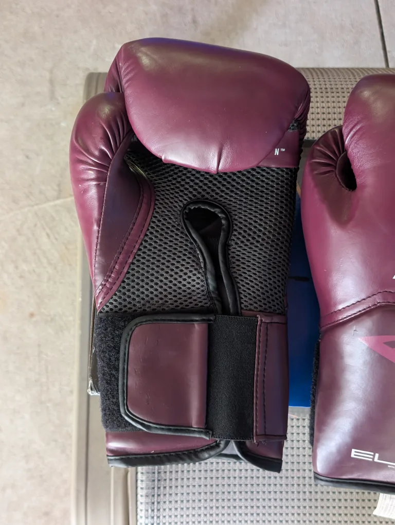Everlast Elite Pro Style Training Gloves - Burgundy image indicator(2)
