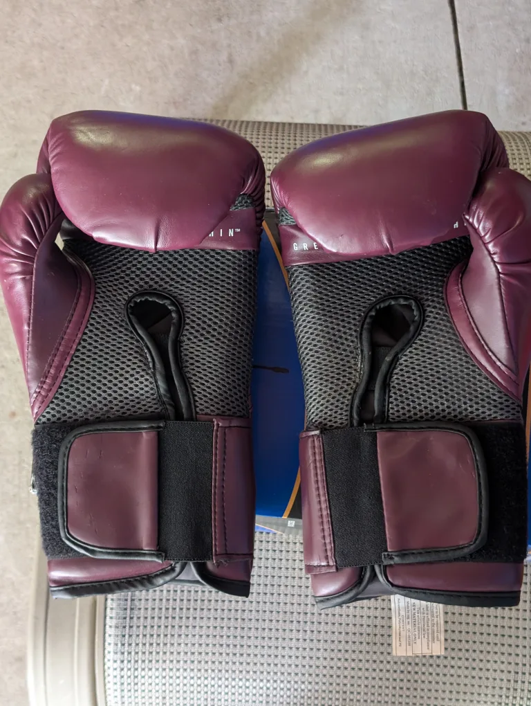 Everlast Elite Pro Style Training Gloves - Burgundy image indicator(4)