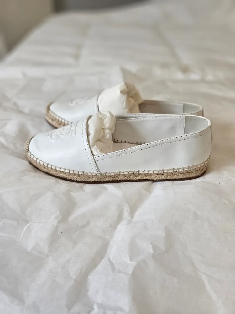 Burberry White Leather Espadrilles Size 9 image indicator(2)