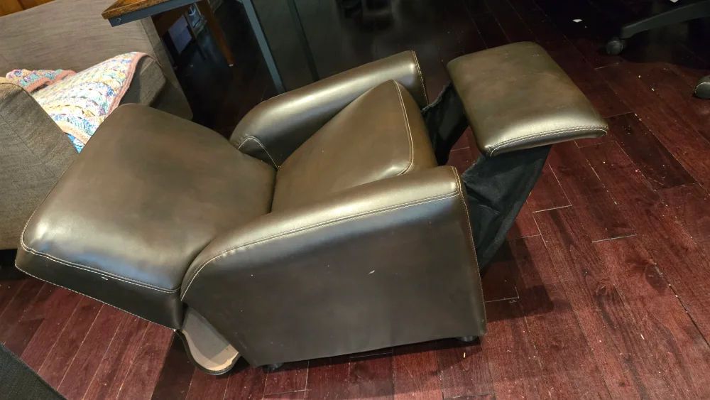 kid Brown Leather Recliner Chair/cough/sofa thumbnail