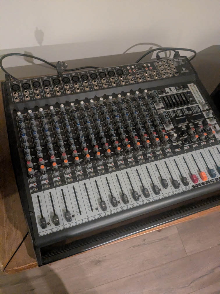 Behringer Europower PMP6000 1600-Watt Mixer