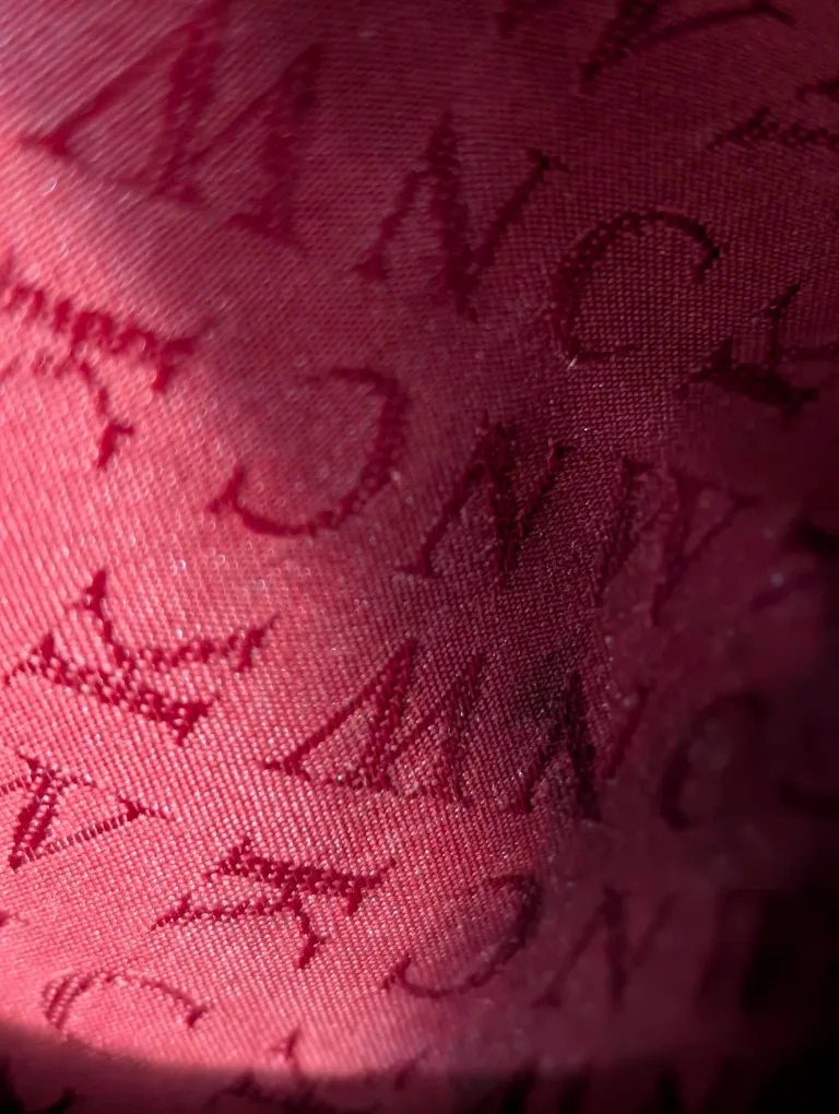 CNKW Large Red Genuine Sturdy Leather Tote Bag image indicator(5)