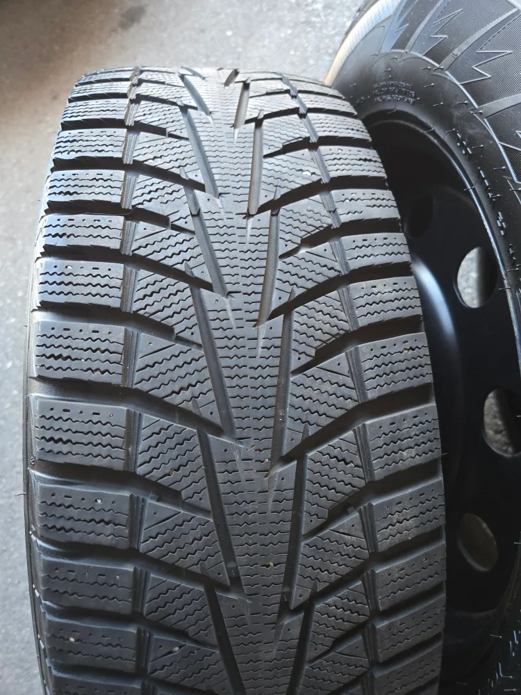 Hankook i*cept X WINTER Tires 225/65R17 image indicator(8)