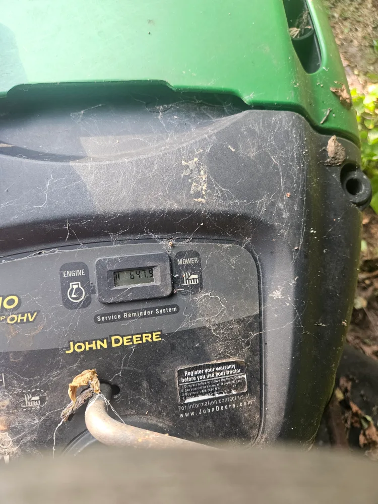 John Deere L110 Riding Lawn Mower image indicator(7)