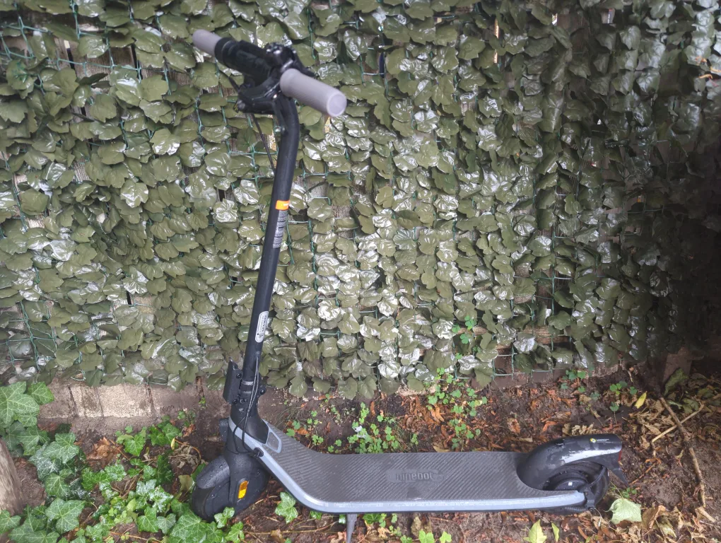 Ninebot ES2 Electric Scooter image indicator(2)