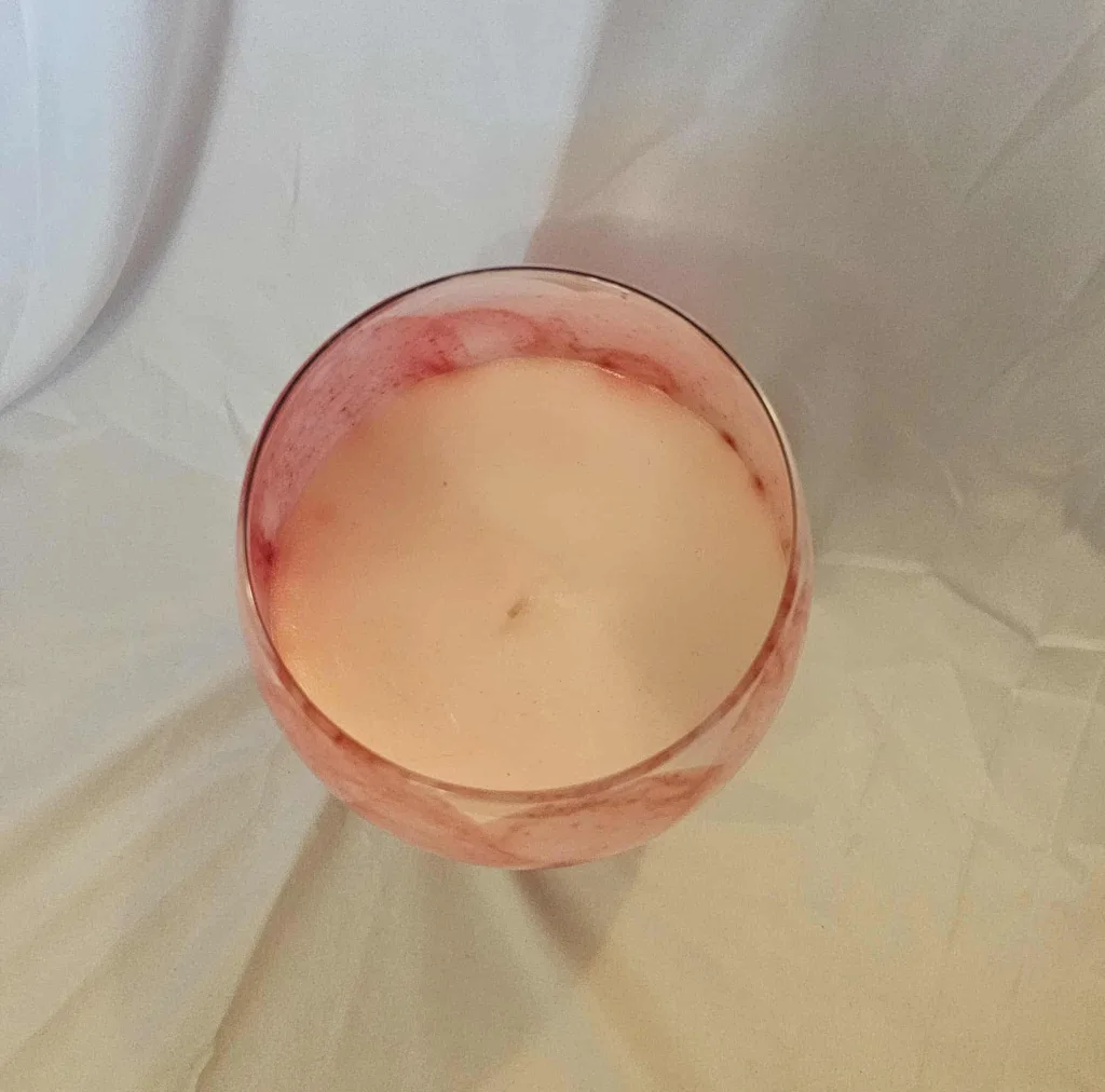 Red and White Candle and Vase image indicator(5)