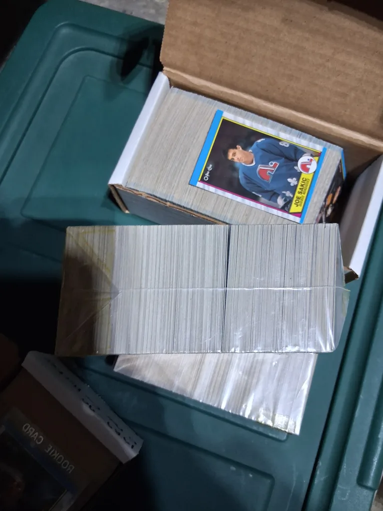 O-Pee-Chee Hockey Cards - Joe Sakic Rookie Card image indicator(7)