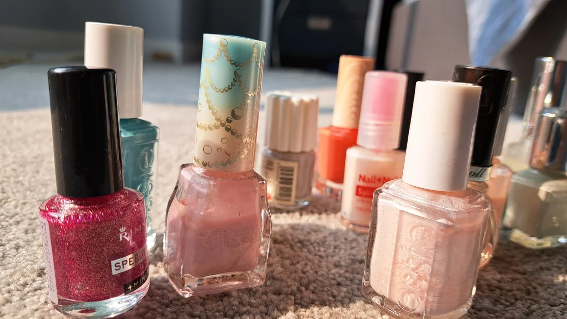 15 Mixed Nail Polish Lot - Essie, Rimmel, & More! image indicator(3)