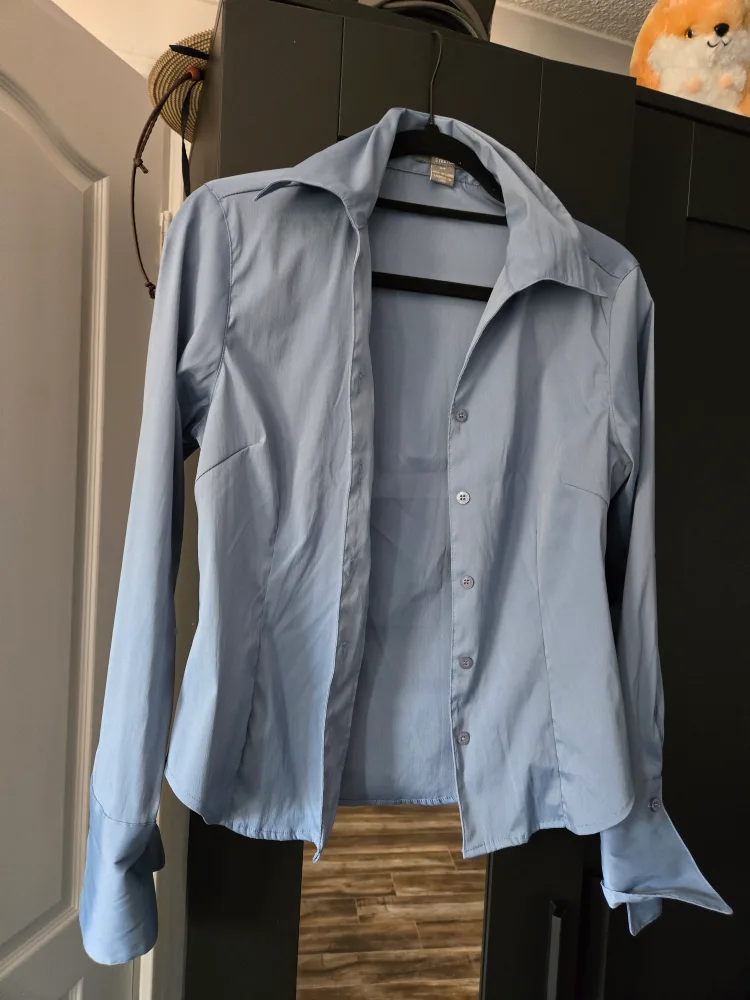 Maurices Blue Button-Up Shirt, Size S thumbnail