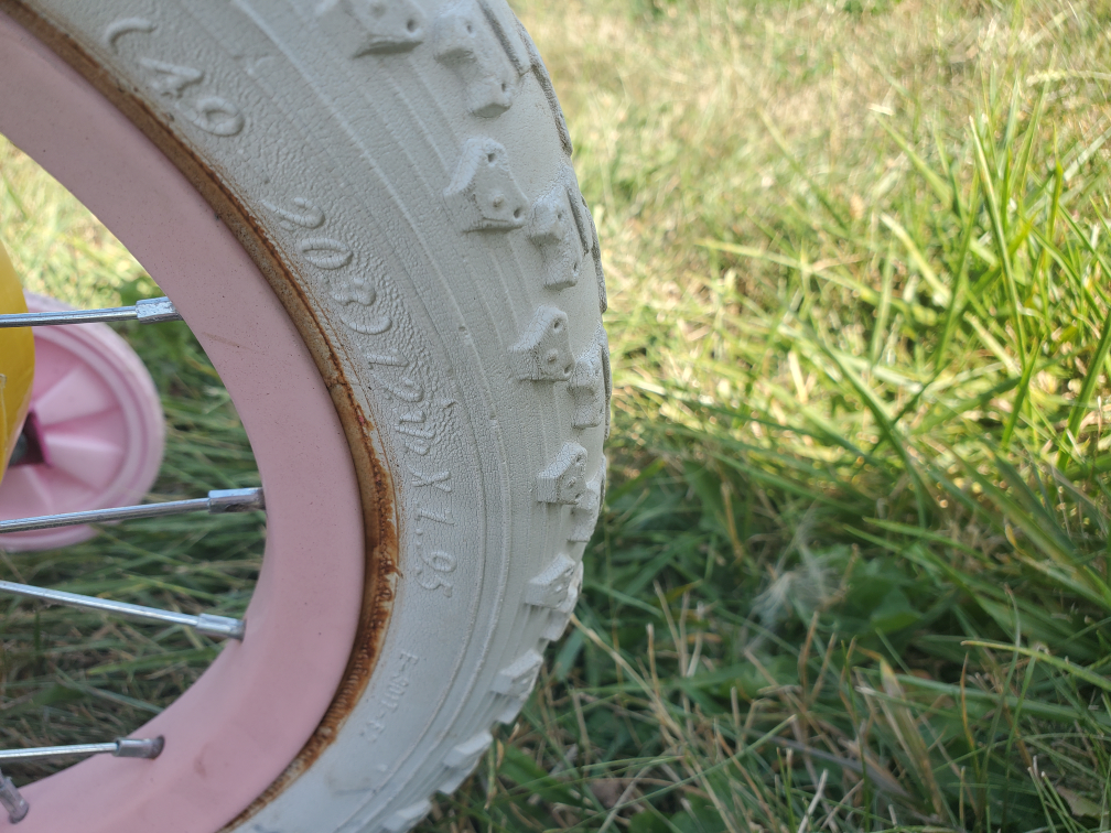 Pink Kids Bike - Training Wheels - photo 3