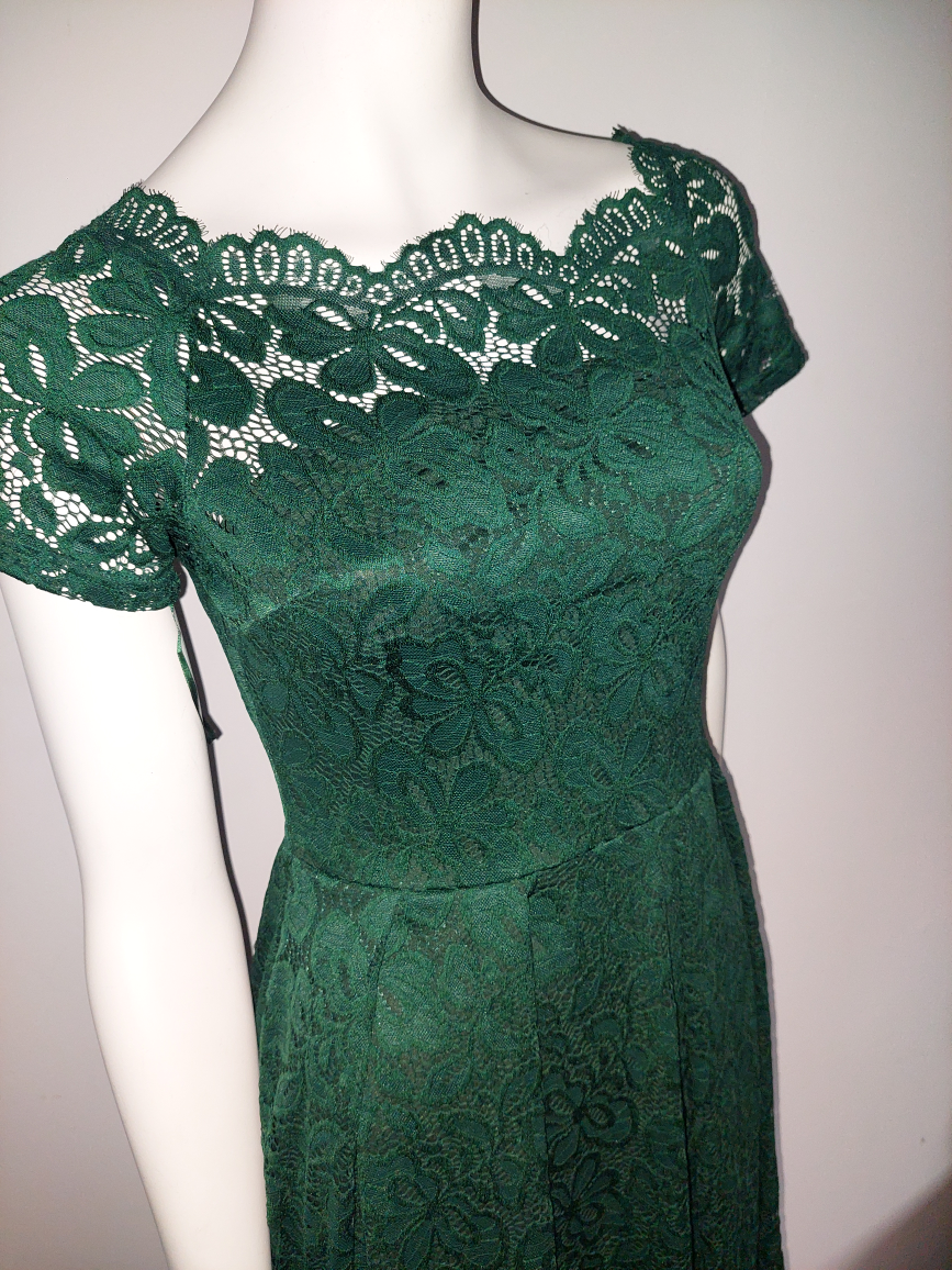 NEW - Emerald Green Lace Dress SIZE S