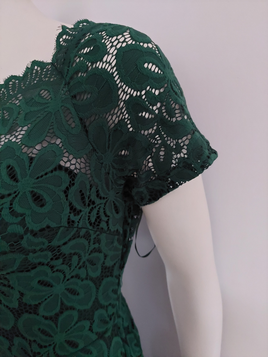 NEW - Emerald Green Lace Dress SIZE S - photo 2