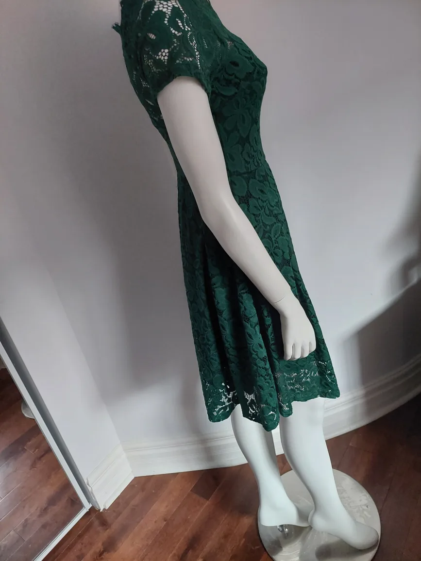 NEW - Emerald Green Lace Dress SIZE S image indicator(10)