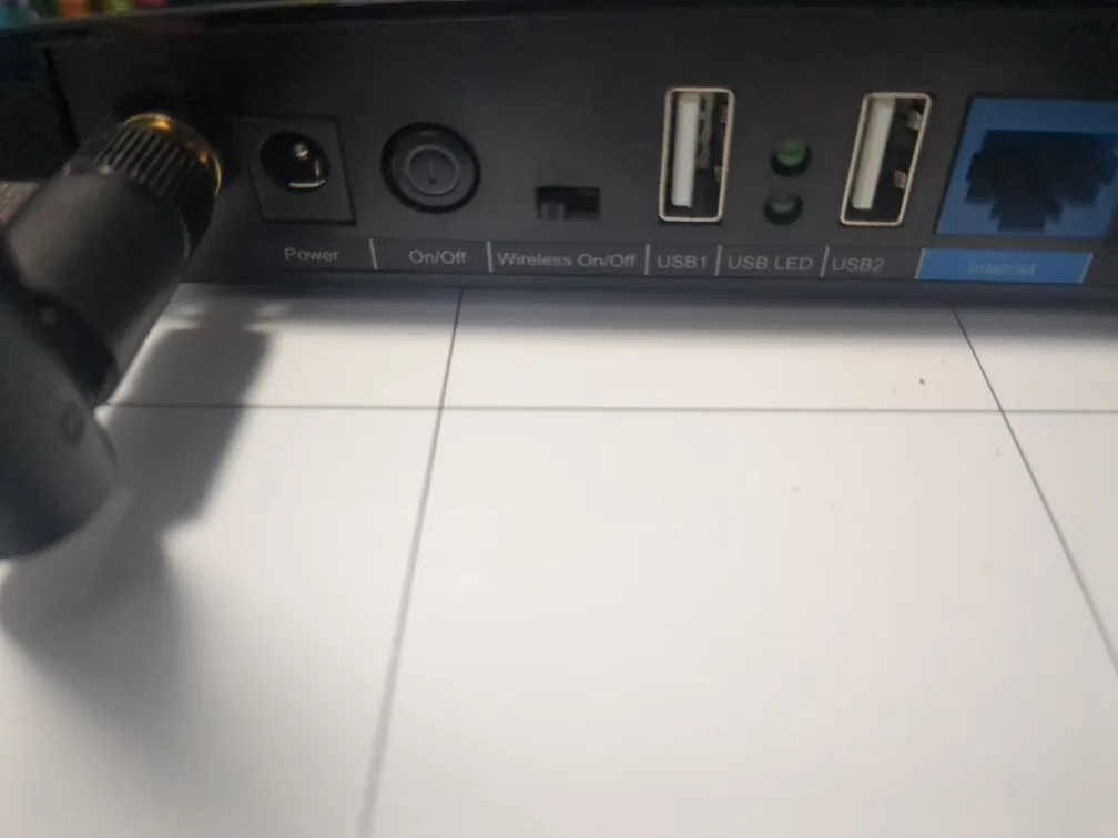 TP-Link Archer C7 Wireless Router image indicator(3)