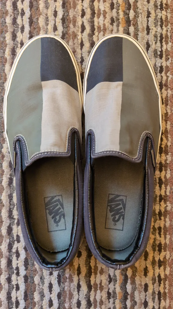 Vans -Size 10.5 - Classic Slip-On image indicator(3)