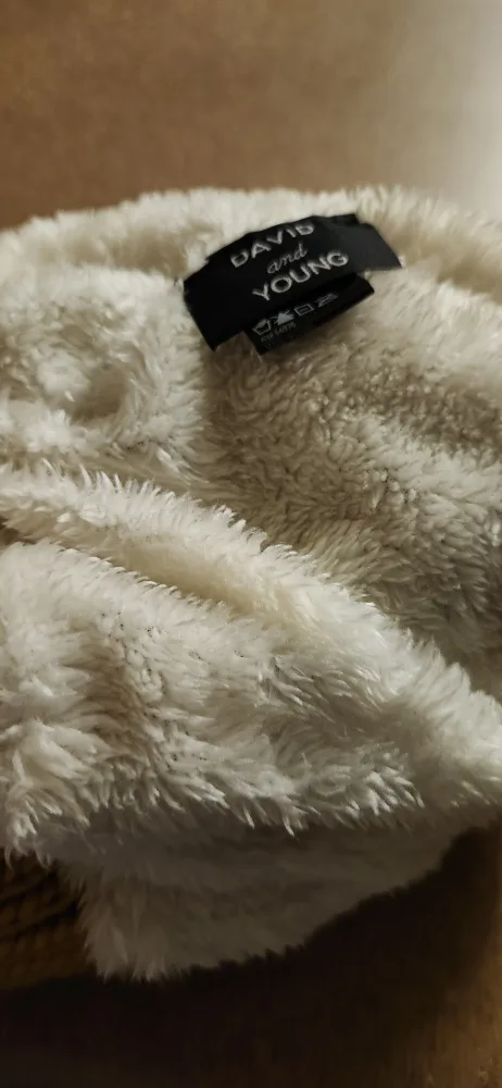 DSY Yellow Knit Beanie with Pom Pom image indicator(3)