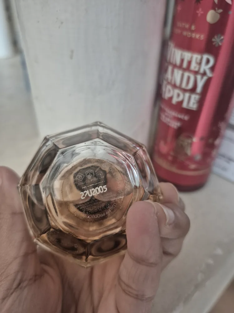 Viktor & Rolf Flowerbomb Perfume image indicator(2)