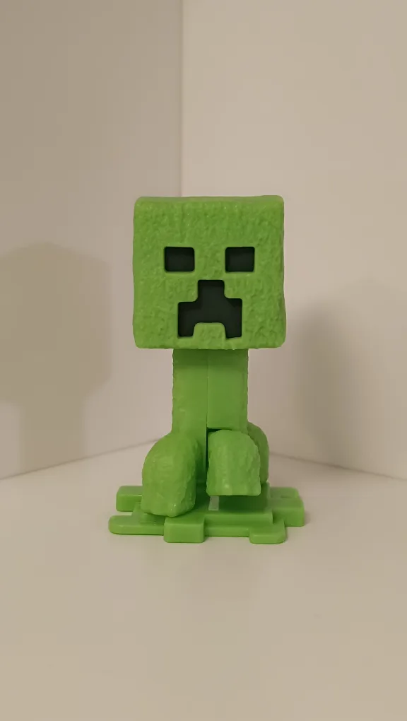 Minecraft Creeper Collectible Figure thumbnail