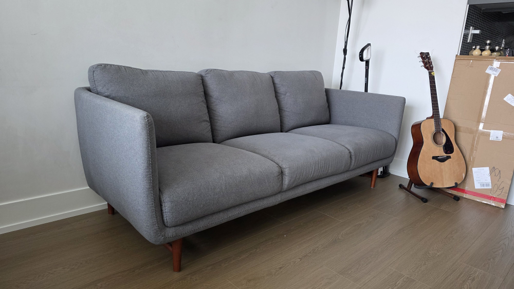 Structube Aaron Modern Sofa - Good conditions