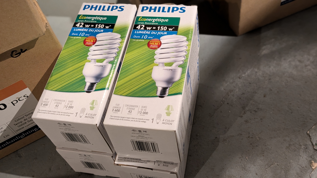 Mixed Lot of Light Bulbs - Philips, Turolight, Symban