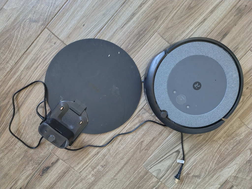 iRobot Roomba i1 Robot Vacuum