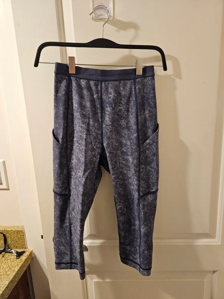Lululemon Crop Leggings - Size 4 🧡 thumbnail