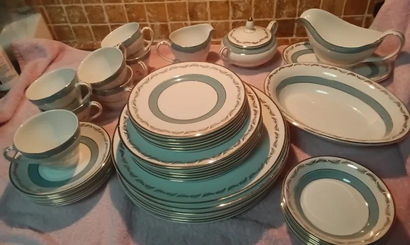 Stylish Royal Staffordshire  "Oakwood "  6 Sets with  Extras thumbnail
