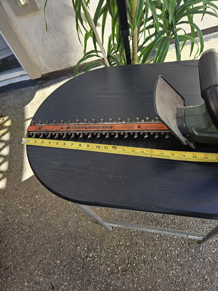 Black+Decker HedgeHog Hedge Trimmer - photo 2
