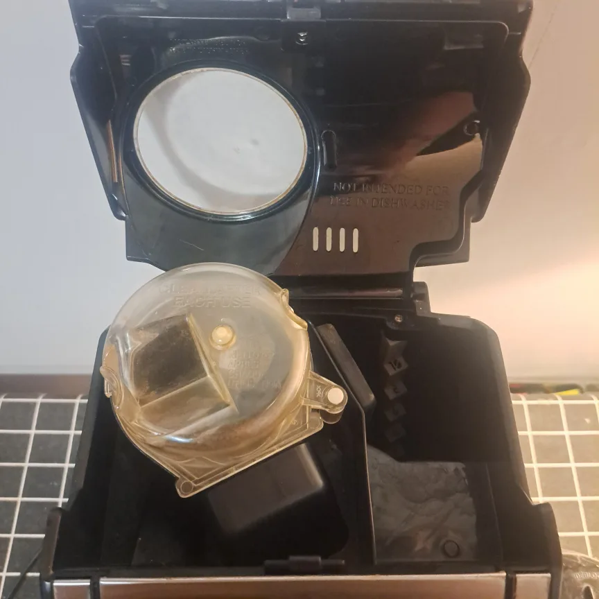 Cuisinart Automatic Grind and Brew Coffee Machine image indicator(4)