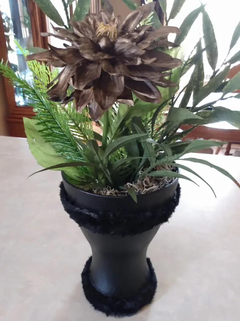 Beautiful Black Vase with Faux Floral Arrangement thumbnail
