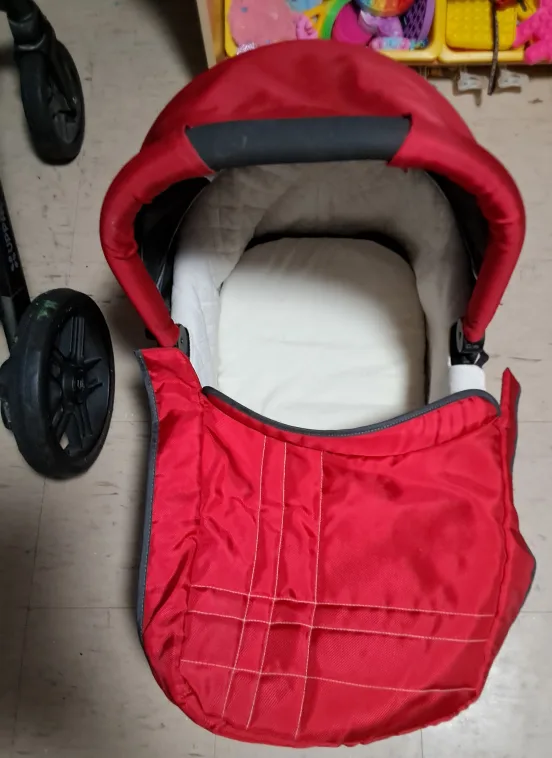 Uppababy Bassinet - Red image indicator(4)