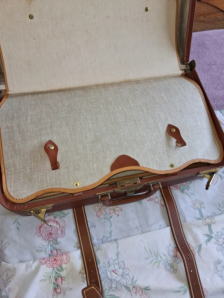 Vintage Leather Suitcase - Genuine Cowhide image indicator(5)