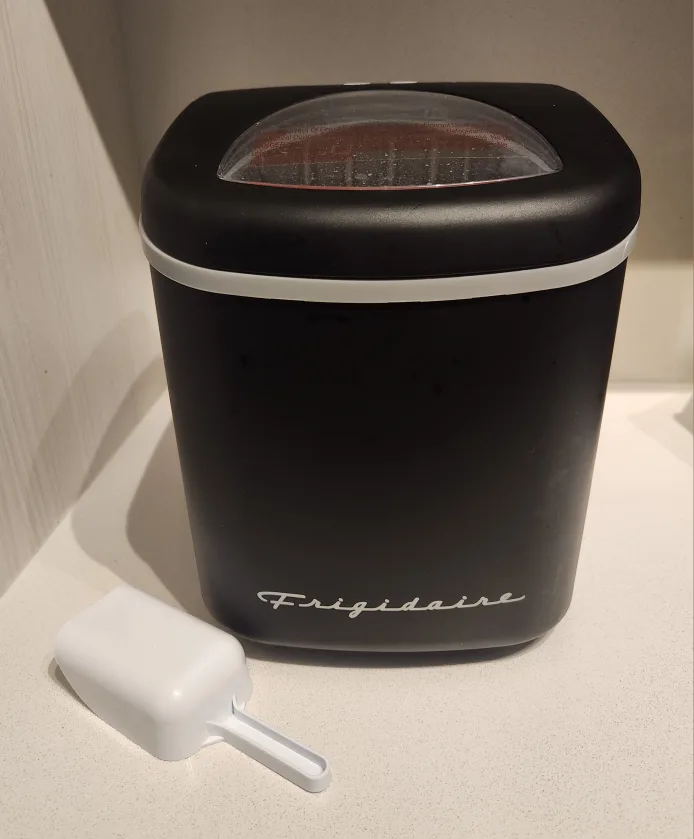 Frigidaire Ice Maker thumbnail