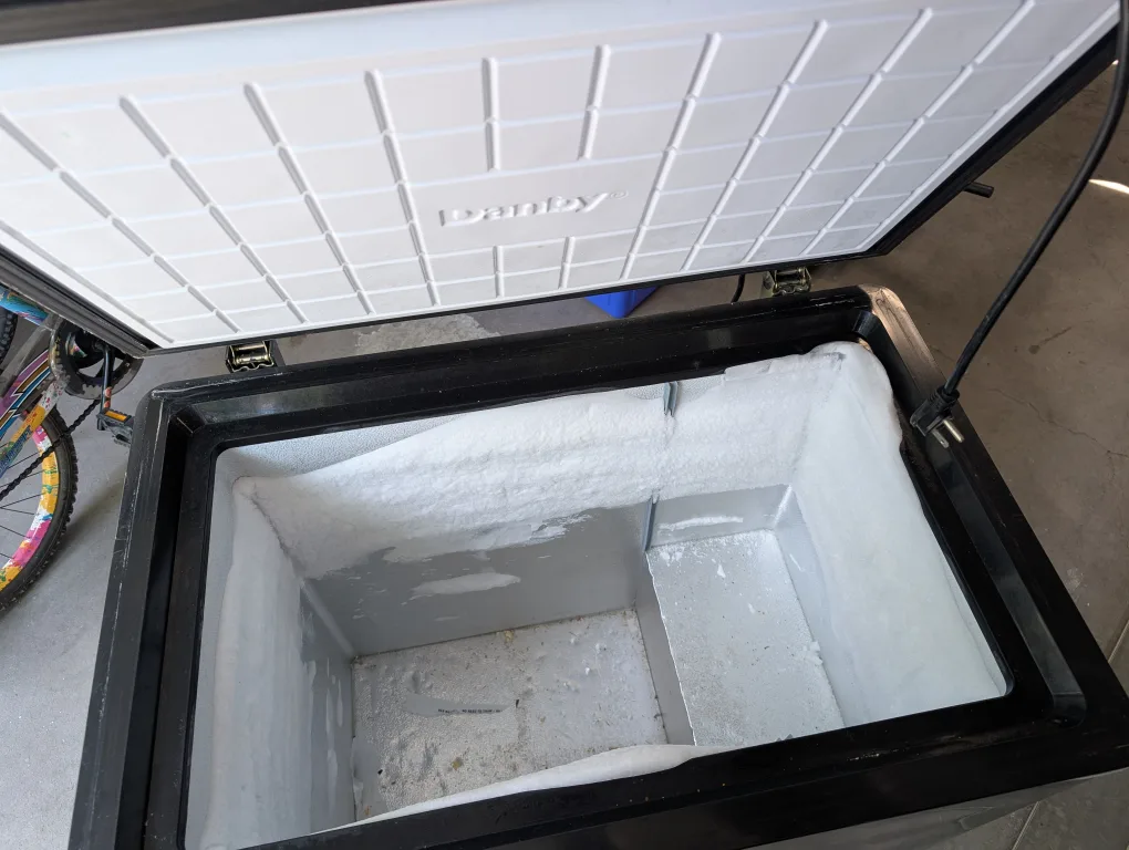 Danby Premiere Chest Freezer DCF555BL image indicator(3)