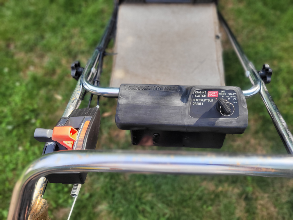Honda HR215 Hydrostatic Lawn Mower - photo 4