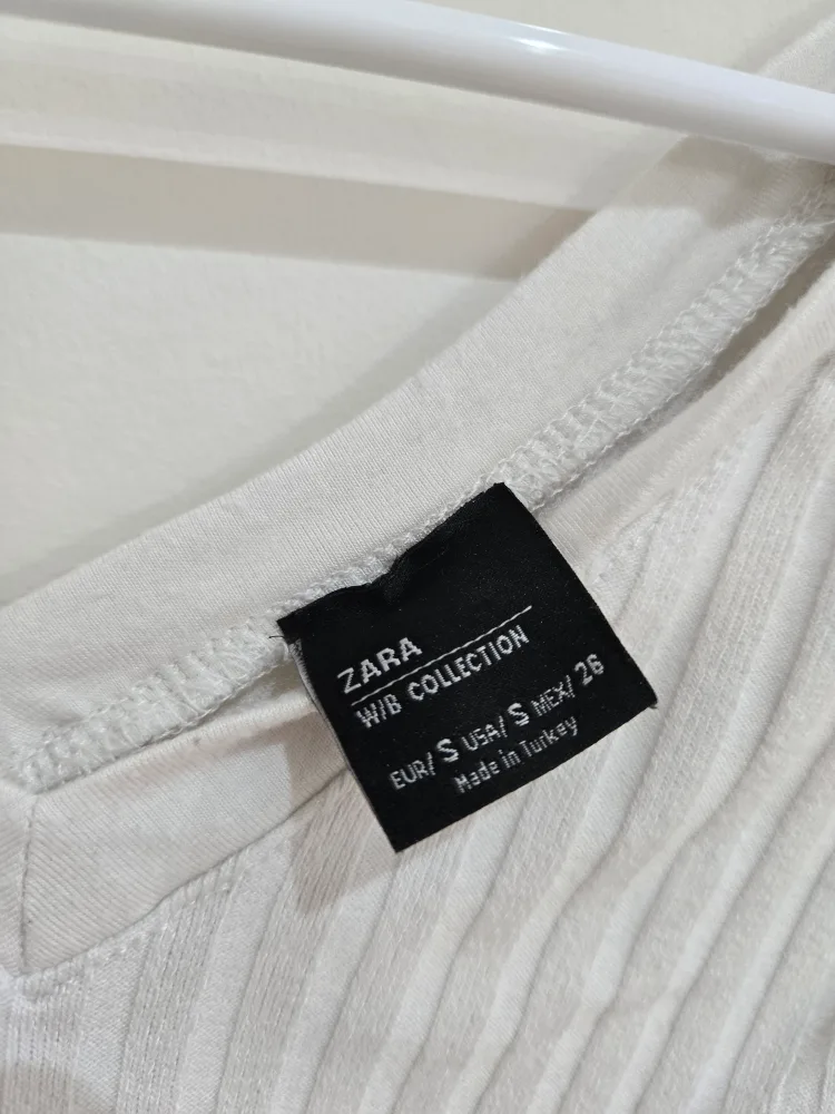 Zara W/B Collection Top - Size S image indicator(2)