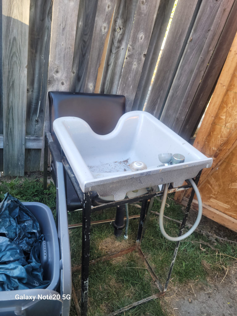Salon Shampoo Bowl & Chair