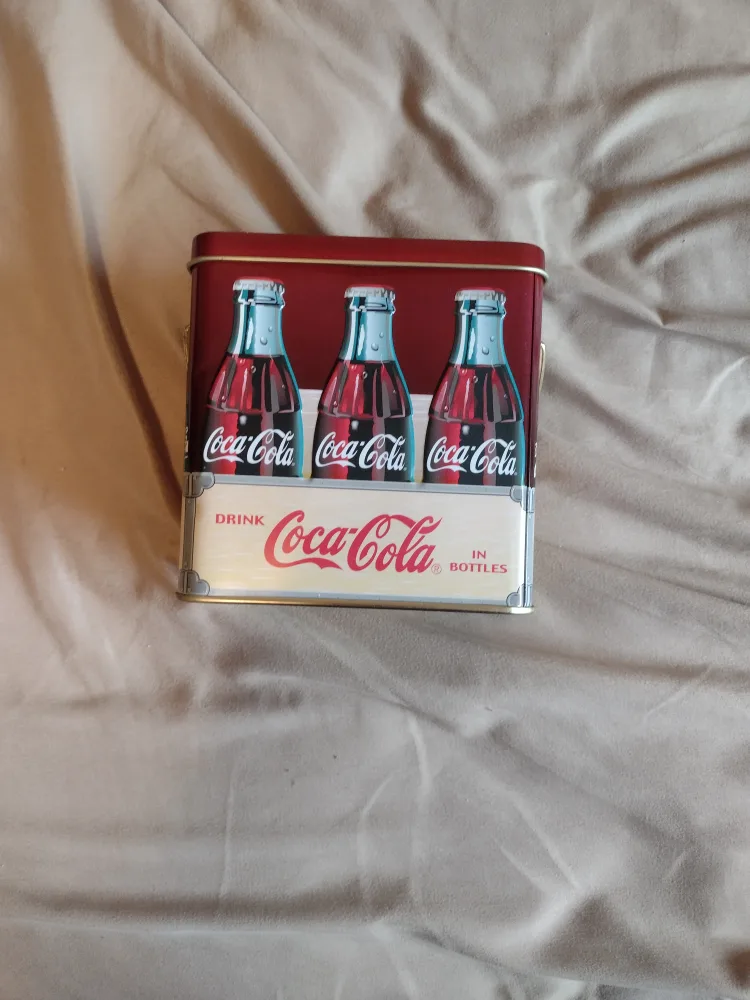Coca-Cola Vintage tin thumbnail