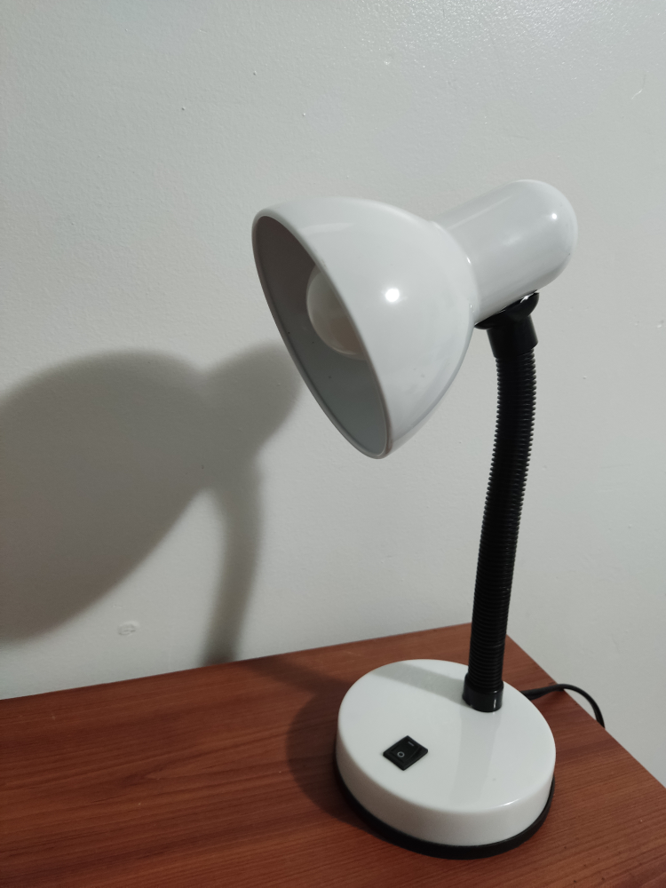 White Desk Lamp - photo 3