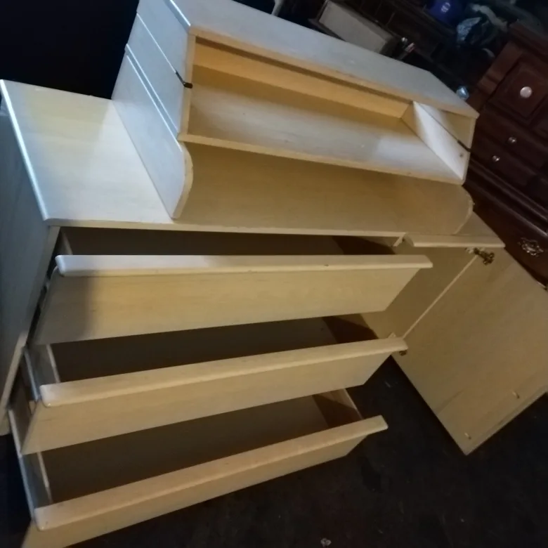 dresser thumbnail